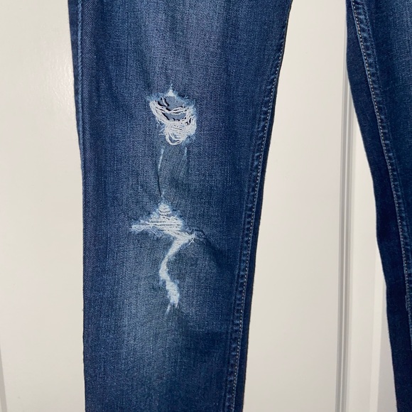 Distressed Skinny Jeans - Picture 5 of 8